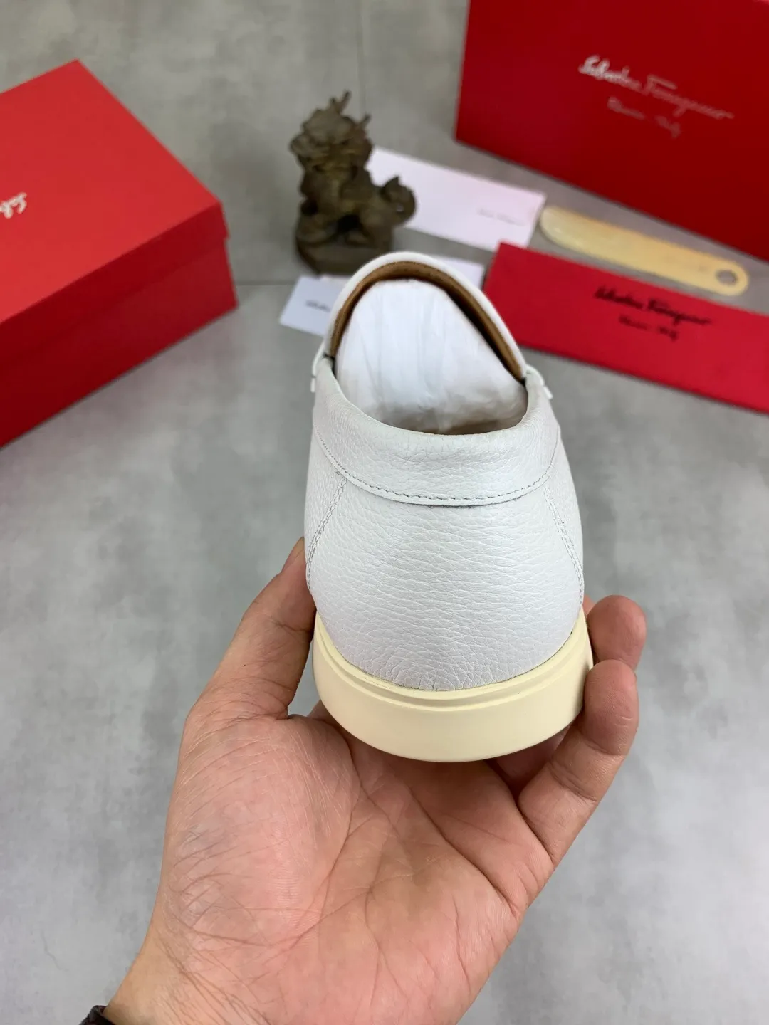 Men's Men's Shoes 💰P580💰[New Style] Water-dyed Niuli 🆘[Salvatore Ferragamo] Ferragamo's latest casual business leather shoes for men! Listed simultaneously! The fabric is made of specially imported original pebbled calfskin, and the lining is made of imported water-dyed cowhide. It is absolutely luxurious and leads the fashion trend. Matching code: 38-44 (45 and 46 can be customized) Black, brown and burgundy colors available